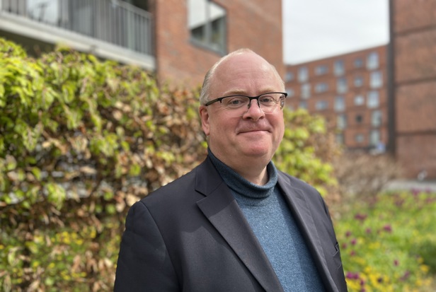 Jens i farve og baggrund 